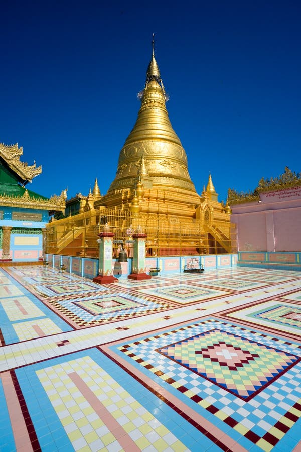 χρυσό stupa του Mandalay Myanmar στοκ εικόνες