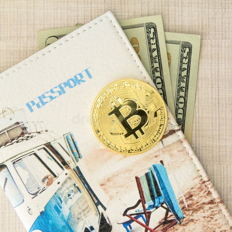 Χρυσό νόμισμα Bitcoin με την κάλυψη διαβατηρίων και τα χρήματα δολαρίων Spase αντιγράφων για το κείμενο στο ξύλινο υπόβαθρο, τετρ στοκ φωτογραφία Χρυσό νόμισμα Bitcoin με την κάλυψη διαβατηρίων και τα χρήματα δολαρίων Spase αντιγράφων για το κείμενο στο ξύλινο υπόβαθρο, τετρ στοκ φωτογραφία