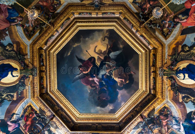 Χρωματισμένο ανώτατο όριο του κάστρου Vaux LE Vicomte στοκ φωτογραφία με δικαίωμα ελεύθερης χρήσης Χρωματισμένο ανώτατο όριο του κάστρου Vaux LE Vicomte στοκ φωτογραφία με δικαίωμα ελεύθερης χρήσης