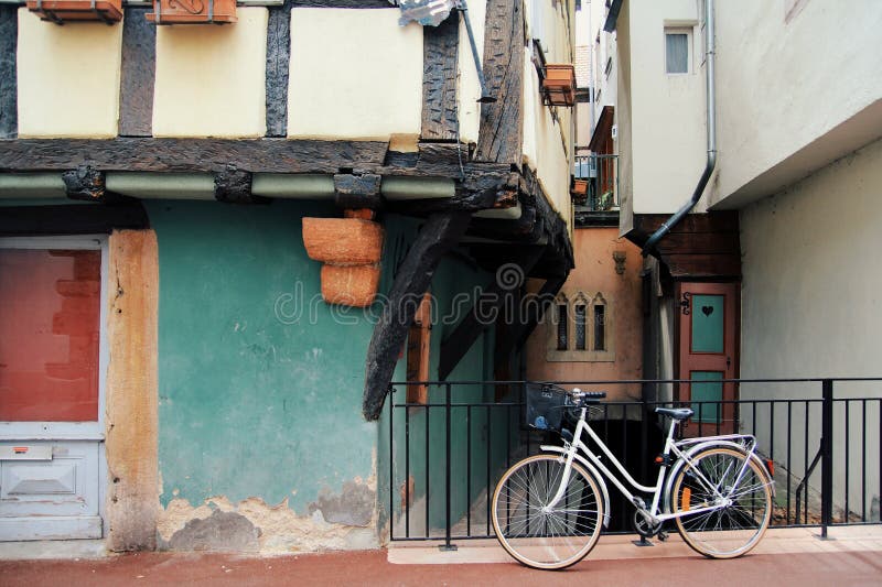 χωριό pastel της πόλης colmar ένα από τα πιο όμορφα χωριά της γαλλίας alsace france στοκ φωτογραφίες