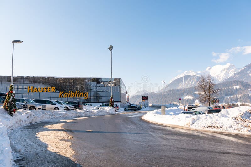 Car Parking at Hauser Kaibling - one of Austria`s top ski resorts: 44 ski lifts, 123 kilometres of ski runs, car park, Schladminger interlinked 4 mountains. Car Parking at Hauser Kaibling - one of Austria`s top ski resorts: 44 ski lifts, 123 kilometres of ski runs, car park, Schladminger interlinked 4 mountains