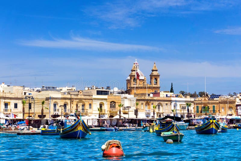 Ψαροχώρι Marsaxlokk στη Μάλτα στοκ εικόνα με δικαίωμα ελεύθερης χρήσης Ψαροχώρι Marsaxlokk στη Μάλτα στοκ εικόνα με δικαίωμα ελεύθερης χρήσης