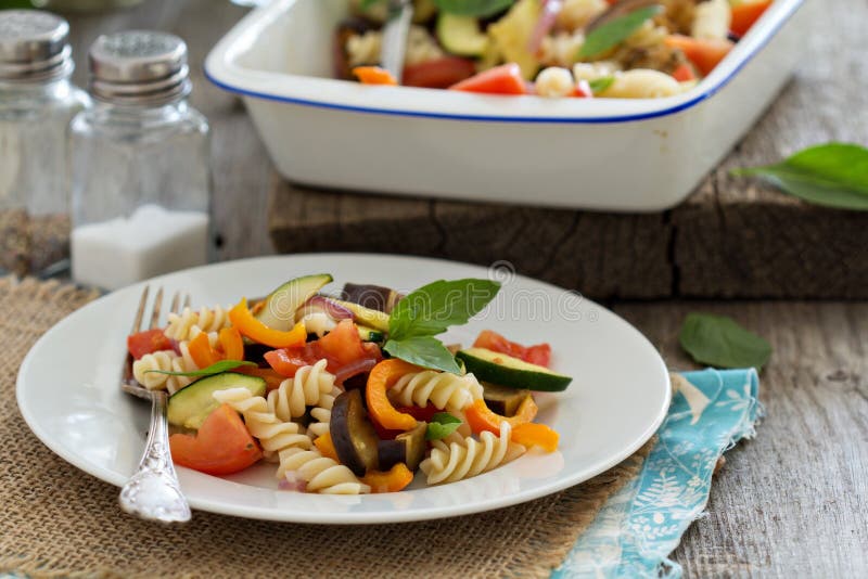 Ψημένα ratatouille ζυμαρικά στοκ εικόνα με δικαίωμα ελεύθερης χρήσης