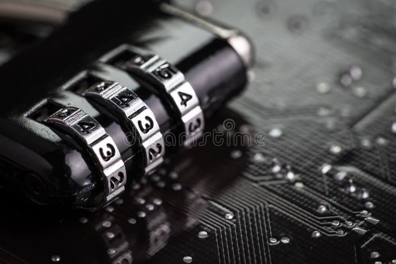 Ψηφιακή ασφάλεια cyber ή έννοια κρυπτογράφησης ασφάλειας, κωδικός αριθμός στοκ φωτογραφία με δικαίωμα ελεύθερης χρήσης Ψηφιακή ασφάλεια cyber ή έννοια κρυπτογράφησης ασφάλειας, κωδικός αριθμός στοκ φωτογραφία με δικαίωμα ελεύθερης χρήσης