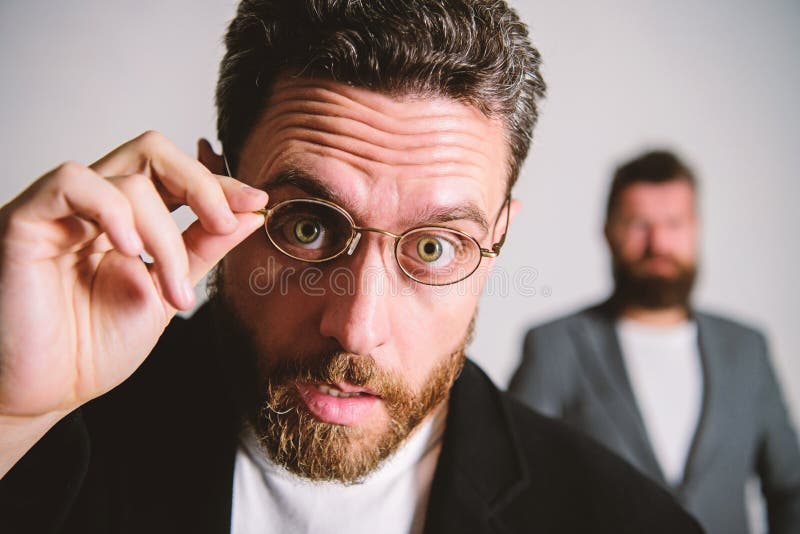 Όμορφα γενειοφόρα eyeglasses ένδυσης τύπων ατόμων Υγεία και θέα ματιών Έννοια οπτικής και οράματος Έξυπνη ματιά Εξάρτημα για στοκ φωτογραφία με δικαίωμα ελεύθερης χρήσης Όμορφα γενειοφόρα eyeglasses ένδυσης τύπων ατόμων Υγεία και θέα ματιών Έννοια οπτικής και οράματος Έξυπνη ματιά Εξάρτημα για στοκ φωτογραφία με δικαίωμα ελεύθερης χρήσης