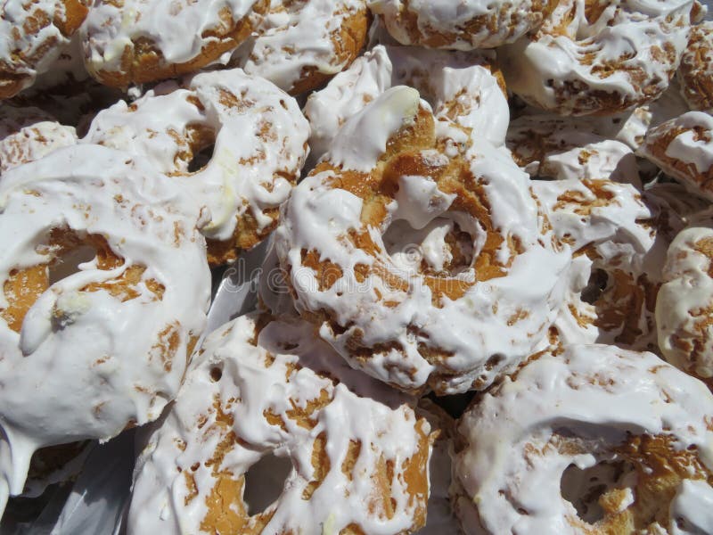 Όμορφα και εύγευστα donuts χαρακτηριστικά της Ισπανίας με μια ευχάριστη γεύση στοκ φωτογραφίες με δικαίωμα ελεύθερης χρήσης Όμορφα και εύγευστα donuts χαρακτηριστικά της Ισπανίας με μια ευχάριστη γεύση στοκ φωτογραφίες με δικαίωμα ελεύθερης χρήσης