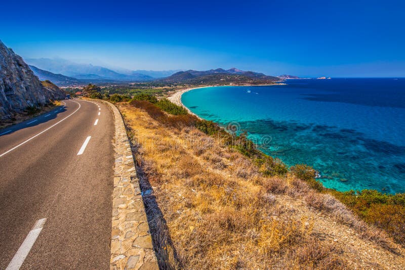 Όμορφη άποψη Plage de Lozari κοντά σε Lile Ρούσε στην Κορσική στοκ φωτογραφίες με δικαίωμα ελεύθερης χρήσης