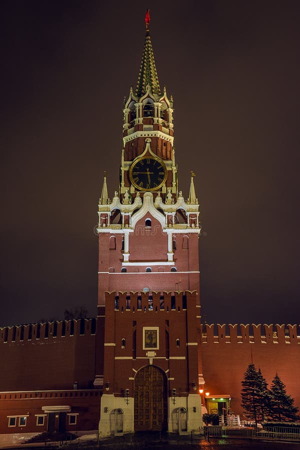 Όμορφη άποψη του πύργου Spasskaya στο Κρεμλίνο, κόκκινο τετράγωνο