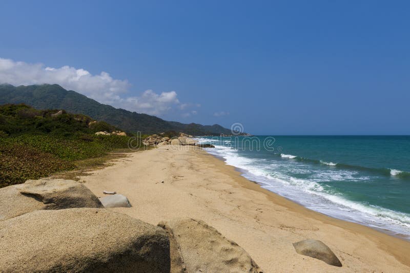 Όμορφη παραλία στο εθνικό πάρκο Parque Nacional Tayrona Tayrona στην καραϊβική ακτή της Κολομβίας στοκ εικόνα Όμορφη παραλία στο εθνικό πάρκο Parque Nacional Tayrona Tayrona στην καραϊβική ακτή της Κολομβίας στοκ εικόνα