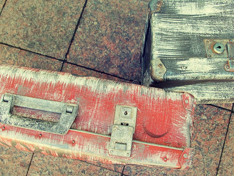 Όμορφο εκλεκτής ποιότητας shabby αρχαίο παλαιό σχέδιο ύφους βαλιτσών αναδρομικό Ταξίδι έννοιας φωτογραφία που τονίζετα&i στοκ εικόνα Όμορφο εκλεκτής ποιότητας shabby αρχαίο παλαιό σχέδιο ύφους βαλιτσών αναδρομικό Ταξίδι έννοιας φωτογραφία που τονίζετα&i στοκ εικόνα