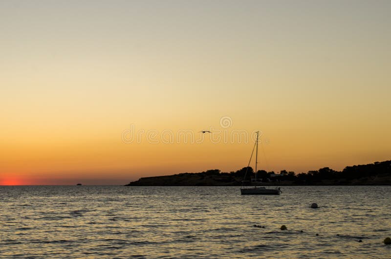 Όμορφο ηλιοβασίλεμα Cala στο conta σε Ibiza στοκ φωτογραφίες Όμορφο ηλιοβασίλεμα Cala στο conta σε Ibiza στοκ φωτογραφίες