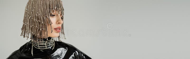όμορφο νέο μοντέλο με κοσμηματοπωλεία στοκ φωτογραφίες με δικαίωμα ελεύθερης χρήσης