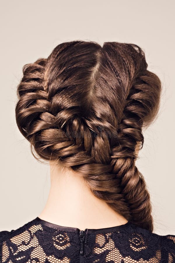 όμορφο πορτρέτο κοριτσιών brunette hairstyle στοκ εικόνα με δικαίωμα ελεύθερης χρήσης όμορφο πορτρέτο κοριτσιών brunette hairstyle στοκ εικόνα με δικαίωμα ελεύθερης χρήσης