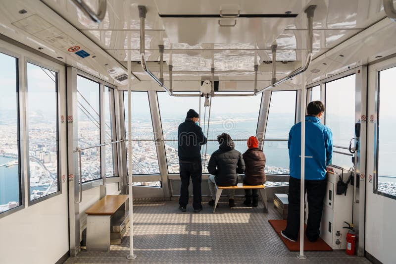 όμορφο τοπίο και το τοπίο της πόλης hakodate mountain ropeway με χιόνι τη χειμερινή περίοδο. ορόσημο και δημοφιλές για αξιοθέατα στο hokkaido japantravel και στις διακοπές