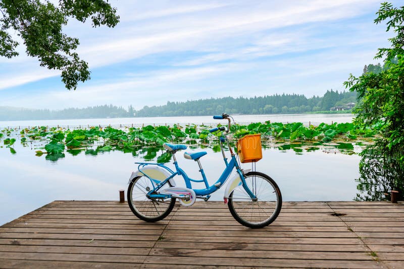 Όμορφο τοπίο δυτικών λιμνών hangzhou στοκ εικόνες
