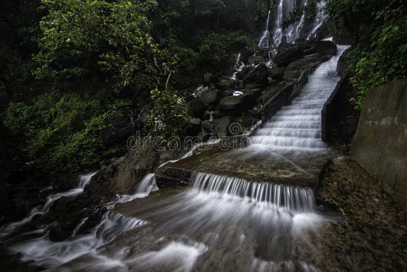 Όμορφος καταρράκτης Amboli σε Amboli Ghat κοντά σε Sawantwadi στοκ εικόνες με δικαίωμα ελεύθερης χρήσης Όμορφος καταρράκτης Amboli σε Amboli Ghat κοντά σε Sawantwadi στοκ εικόνες με δικαίωμα ελεύθερης χρήσης
