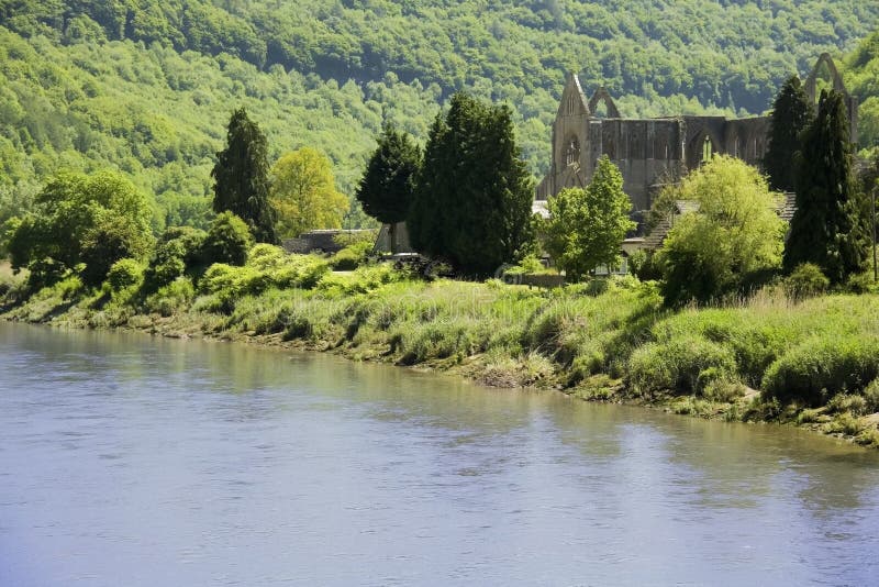аббатство tintern стоковая фотография rf аббатство tintern стоковая фотография rf