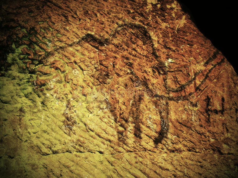 Абстрактное искусство детей в пещере песчаника Черная краска mammut углерода человеческого звероловства на стене песчаника, экзем бесплатная иллюстрация Абстрактное искусство детей в пещере песчаника Черная краска mammut углерода человеческого звероловства на стене песчаника, экзем бесплатная иллюстрация