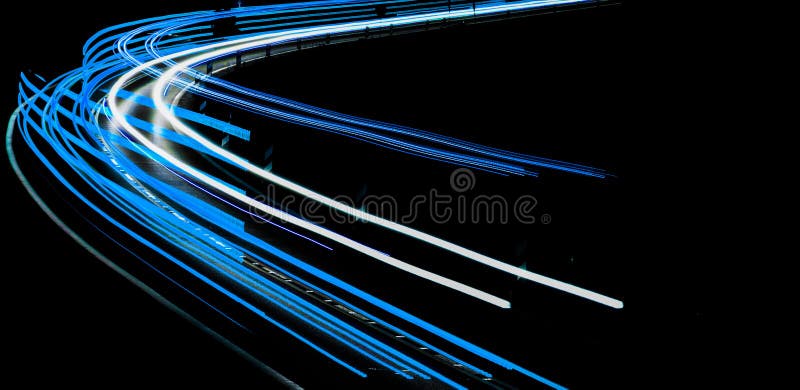 Абстрактные синего света автомобиля ночью
