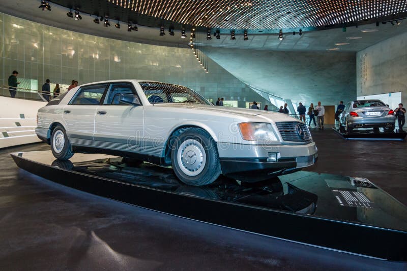 Автомобиль 2000 Мерседес-Benz автомобиля концепции, 1981 стоковое изображение Автомобиль 2000 Мерседес-Benz автомобиля концепции, 1981 стоковое изображение