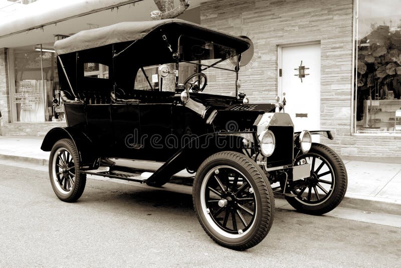 автомобиль 1915 старый стоковое фото автомобиль 1915 старый стоковое фото