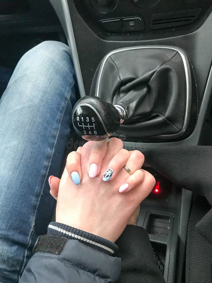 Автомобиль, пара, женщина стоковые изображения Автомобиль, пара, женщина стоковые изображения