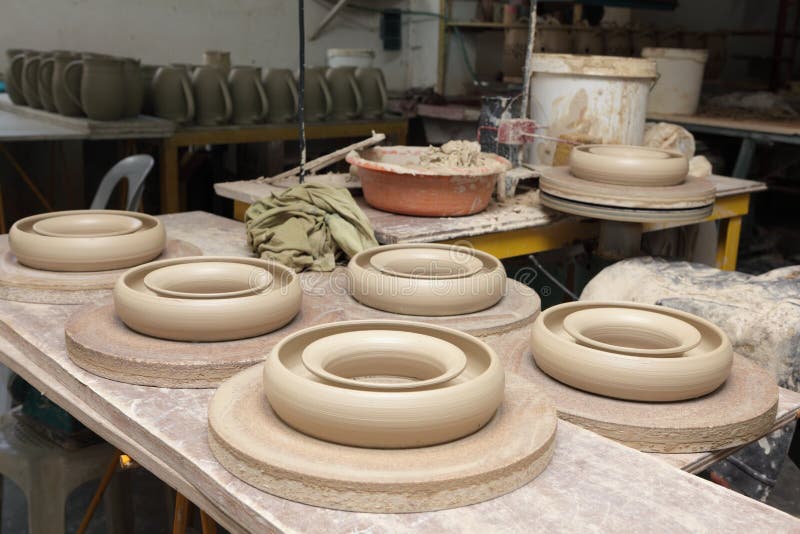 азиатская гончарня w kitchenware стоковые изображения азиатская гончарня w kitchenware стоковые изображения