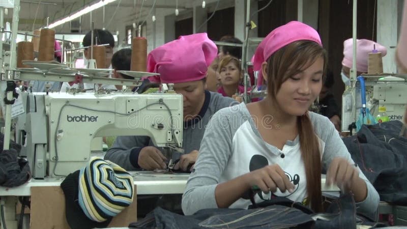 Азиатская фабрика швейной промышленности: Работники одежды MS женские на шить таблицах