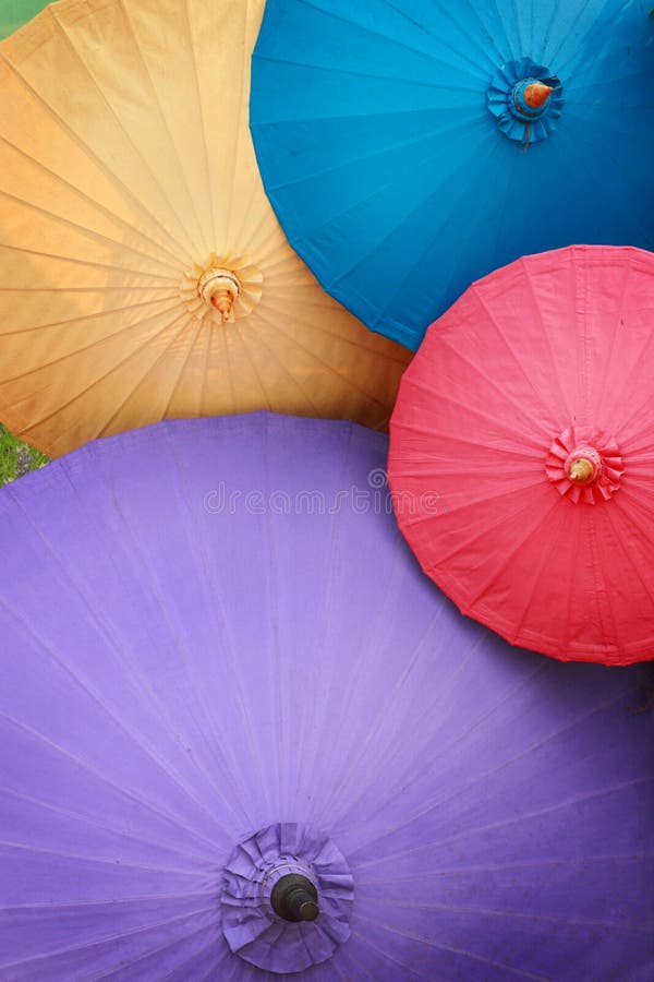 азиатские бумажные традиционные зонтики