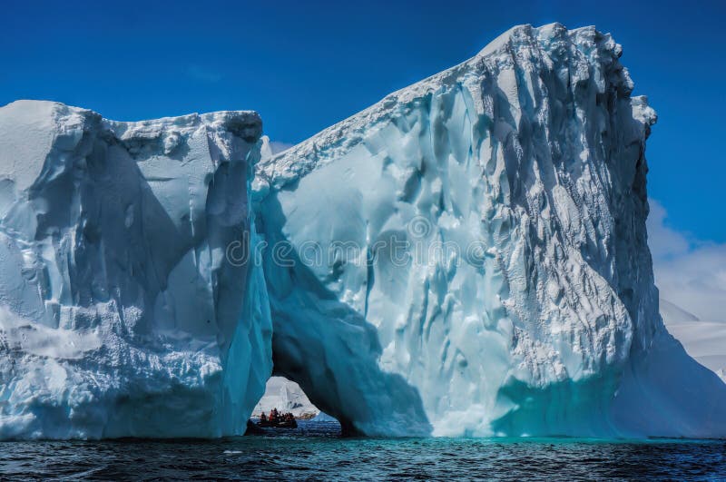 Айсберг в Антарктике