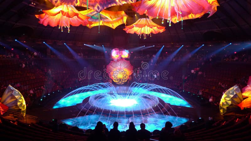 Las Vegas Wynn Hotel Le RÃªve Lereve Cirque du Soleil Theatre Stage Entertainment Performance Circus Dance Acrobats. Las Vegas Wynn Hotel Le RÃªve Lereve Cirque du Soleil Theatre Stage Entertainment Performance Circus Dance Acrobats.