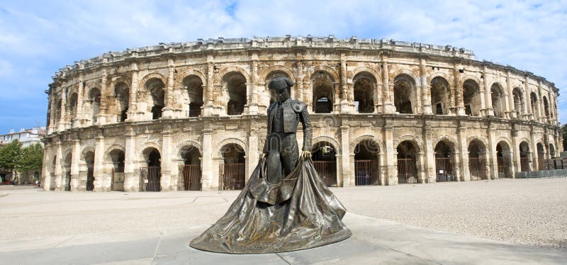 Амфитеатр в Nimes стоковые фотографии rf Амфитеатр в Nimes стоковые фотографии rf