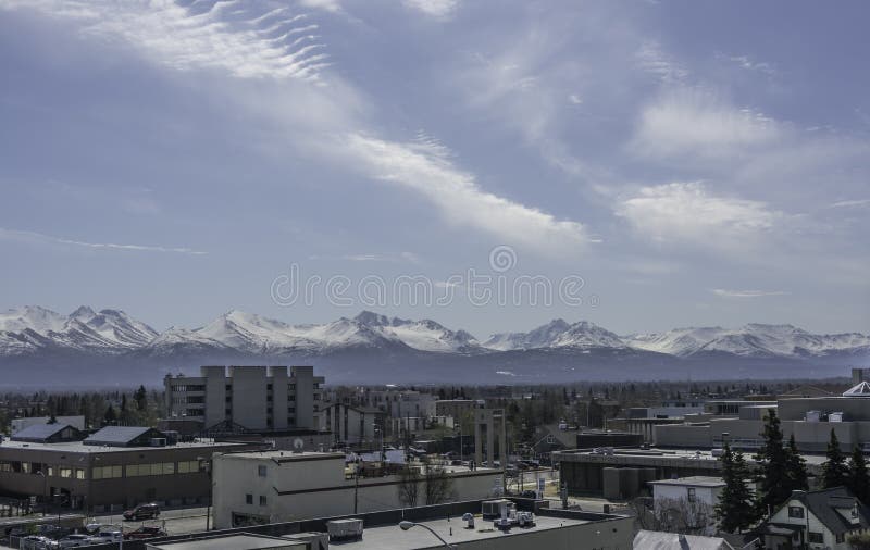 Анкоридж Аляска смотря к горам Chugach стоковое изображение Анкоридж Аляска смотря к горам Chugach стоковое изображение