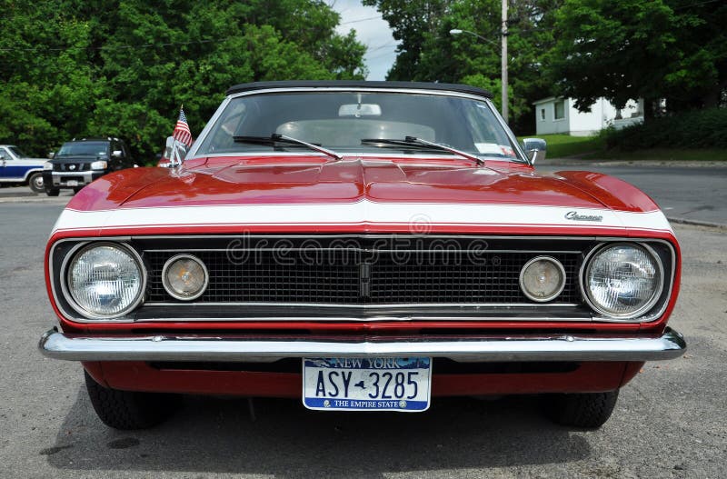 античный автомобиль chevrolet camaro 1967 стоковая фотография rf