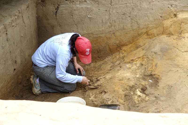 Jamestown,VA ,USA. April 14,2015. Archaeologist working at The Jamestown Settlement. Jamestown,VA ,USA. April 14,2015. Archaeologist working at The Jamestown Settlement.