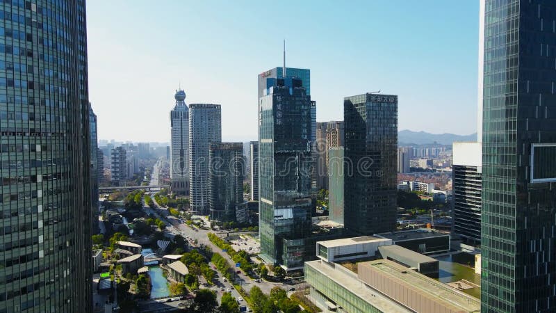 Атмосферная аэрофотосъемка : Hangzhou CBD Qianjang Новый город высотные офисные здания финансовый центр бизнес-район акции видеоматериалы