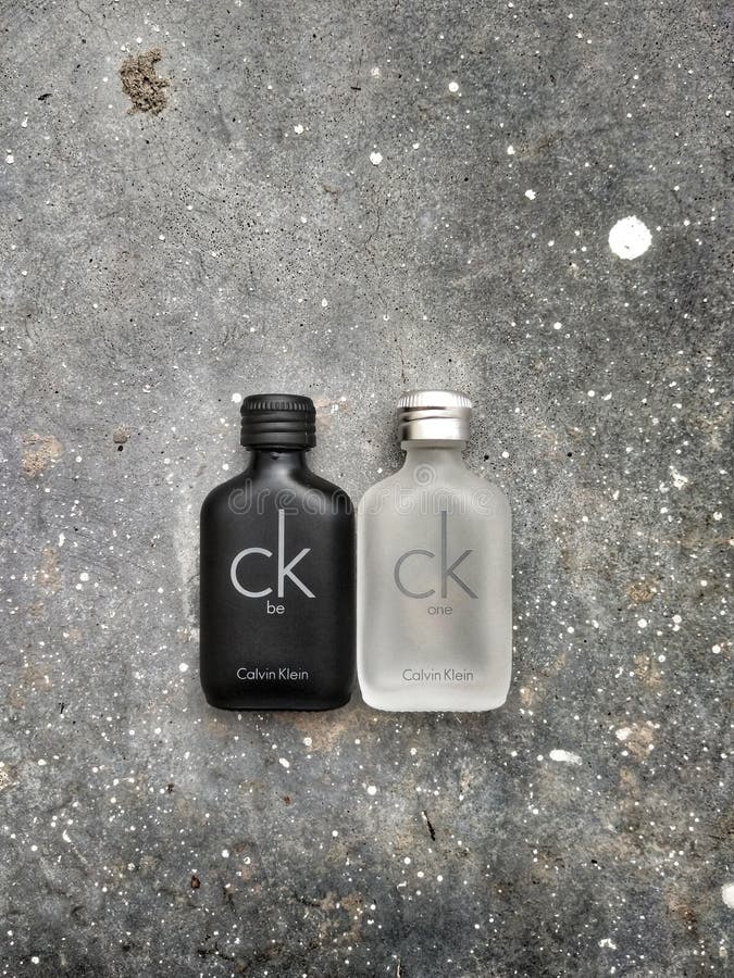 Бандар-Сери-Бегаван/Бруней Даруссалам - 19-ое мая 2019: CK и духи CK одного сделали Calvin Klein Духами Компанией стоковое фото rf Бандар-Сери-Бегаван/Бруней Даруссалам - 19-ое мая 2019: CK и духи CK одного сделали Calvin Klein Духами Компанией стоковое фото rf