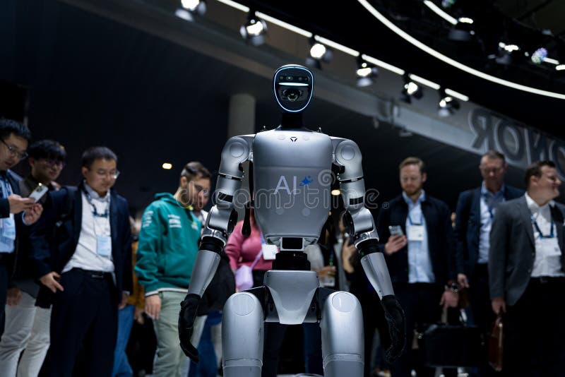 Барселона Испания 4 марта 2025 : Робот-гуманоид от компании Unitree можно увидеть на выставке Mobile World Congress 2025 стоковые изображения