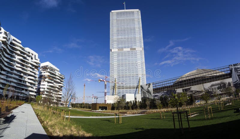 Башня Isozaki (прямое одно), милан стоковые изображения Башня Isozaki (прямое одно), милан стоковые изображения