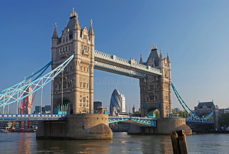 башня london моста стоковые фотографии rf башня london моста стоковые фотографии rf