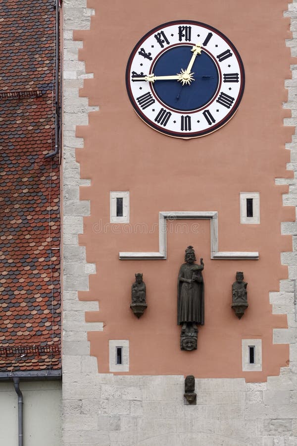 башня regensburg часов стоковые изображения башня regensburg часов стоковые изображения