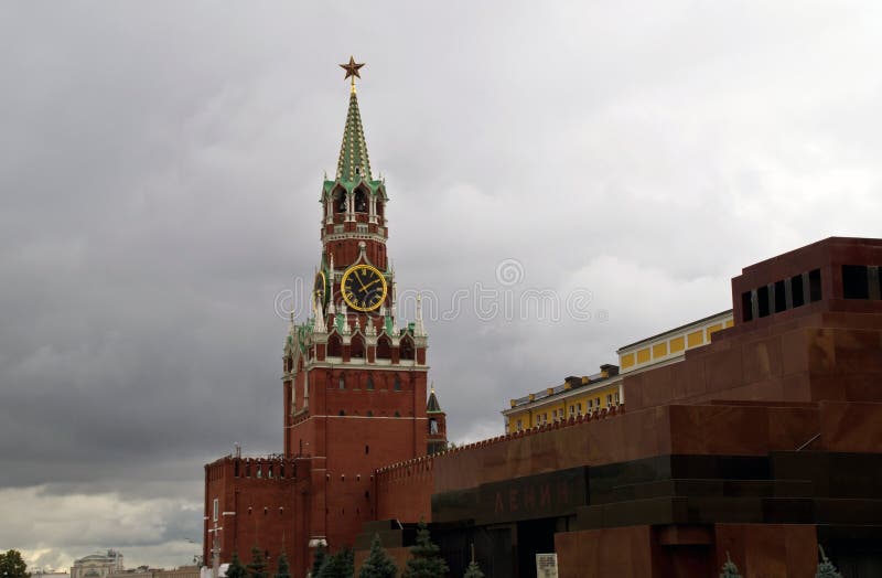 Башня Spasskaya, мавзолей стены Ленина и Кремля в Москве стоковые фотографии rf Башня Spasskaya, мавзолей стены Ленина и Кремля в Москве стоковые фотографии rf