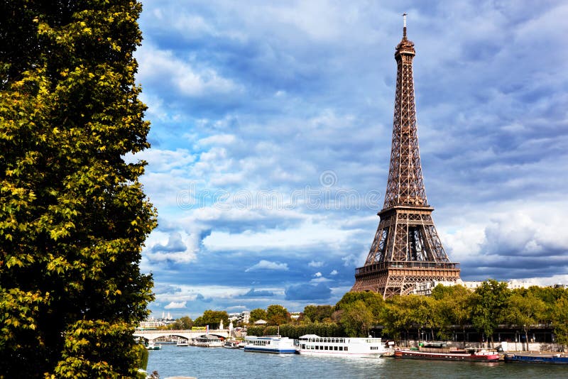 башня перемета реки eiffel Франции paris стоковое изображение rf