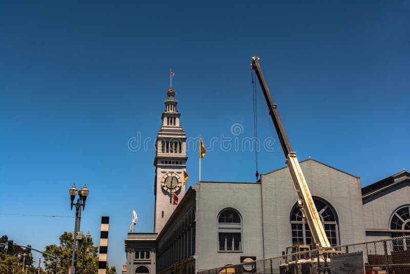 Башня с часами на Embarcadero, Сан-Франциско, Калифорния стоковая фотография Башня с часами на Embarcadero, Сан-Франциско, Калифорния стоковая фотография