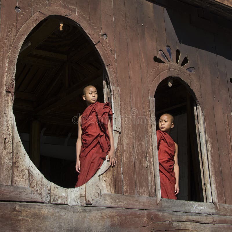 Монах послушника - Nyaungshwe - Myanmar стоковое изображение Монах послушника - Nyaungshwe - Myanmar стоковое изображение