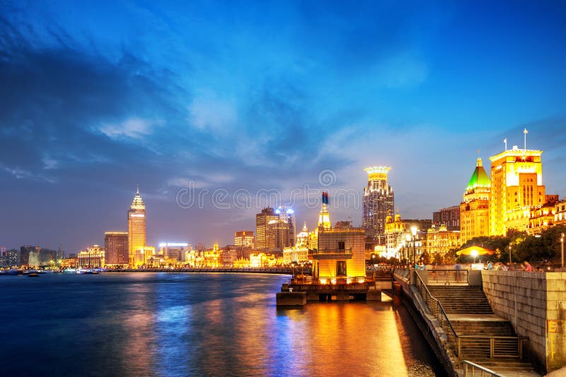 Download Бунд Шанхая стоковое фото. изображение насчитывающей shanghai - 37931038