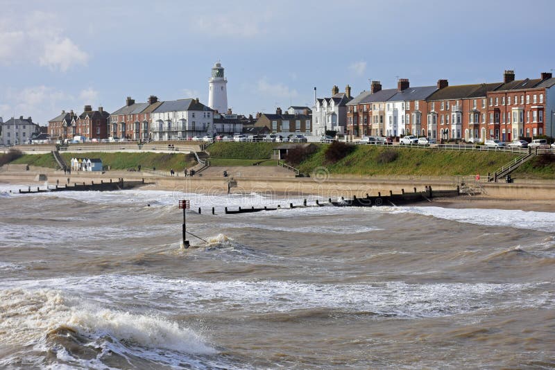 Бурные моря на Southwold, суффольке, Великобритании стоковое изображение rf Бурные моря на Southwold, суффольке, Великобритании стоковое изображение rf