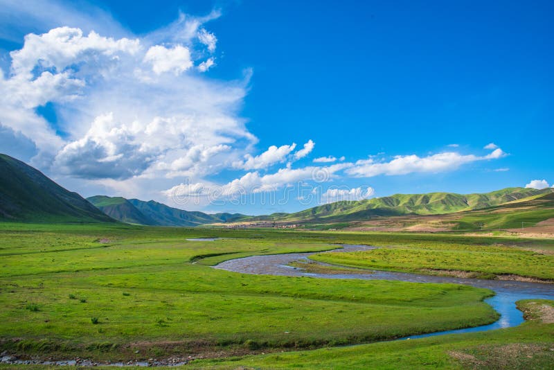 В начале осени ruoergai луговых scenery стоковое фото rf