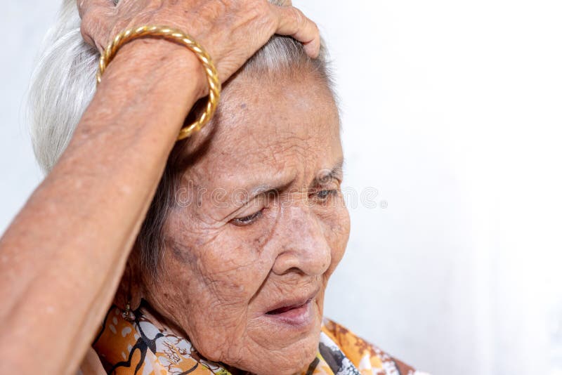 Валка старухи сиротливая слабоумие и заболевание Alzheimer’s стоковое изображение