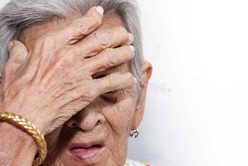 Валка старухи сиротливая слабоумие и заболевание Alzheimer’s стоковые фотографии rf